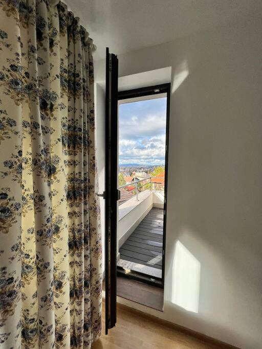 Central Apartment With Panoramic View Brašov Exteriér fotografie